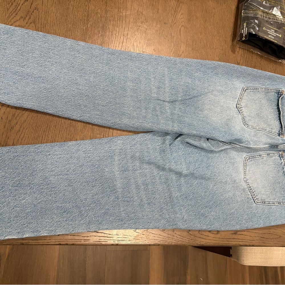 PacSun Light Blue Denim Mom Jeans - Picture 4 of 7